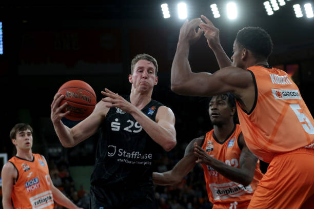 才让战术执 才让战术执