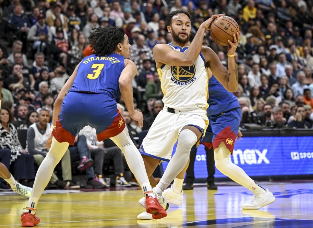 冯潇霆：很幸运赶上了中国足球的鼎盛时期 广州队没了很难过.