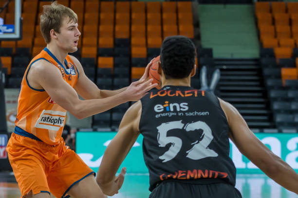 2025中超最佳阵容：蓉城4人入选，法比奥等8名外援在列（2025中超最佳阵容揭晓：蓉城4将入选，含法比奥在内共8名外援）